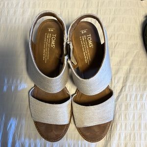 Size 9 Tom’s Chunky Heel